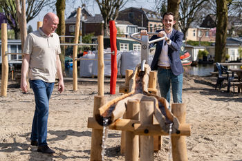 Aanleg natuur speeltuin Lakenpark in volle gang