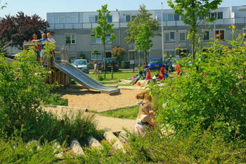 Van betegeld schoolplein naar natuurspeelplaats