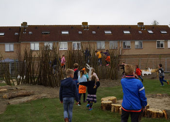 De natuurspeelplaats Sint-Maartensdijk brengt dorp samen