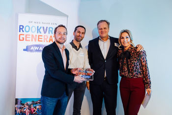 Speelpark Klein Zwitserland wint Rookvrije Generatie Award