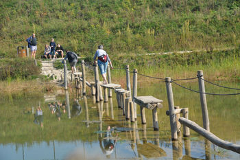 Uitdagende oversteek over waterbuffer in Brunssum