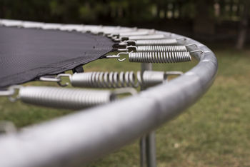 Zwembadjes en trampolines op straat? Zo kan het wel!