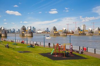 Voortbestaan Britse speeltuinen onder druk door bezuinigingen