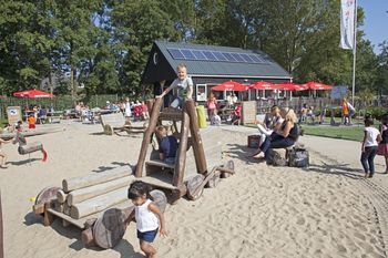 Jantje Beton start project Aan de slag in de speeltuin