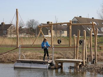 Spelen in, aan en boven water in het Egeltjesbos