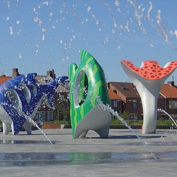 Kunst en waterspel in het centrum van Breskens