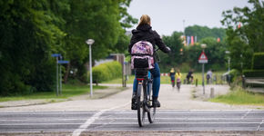 lopend of op de fiets naar school